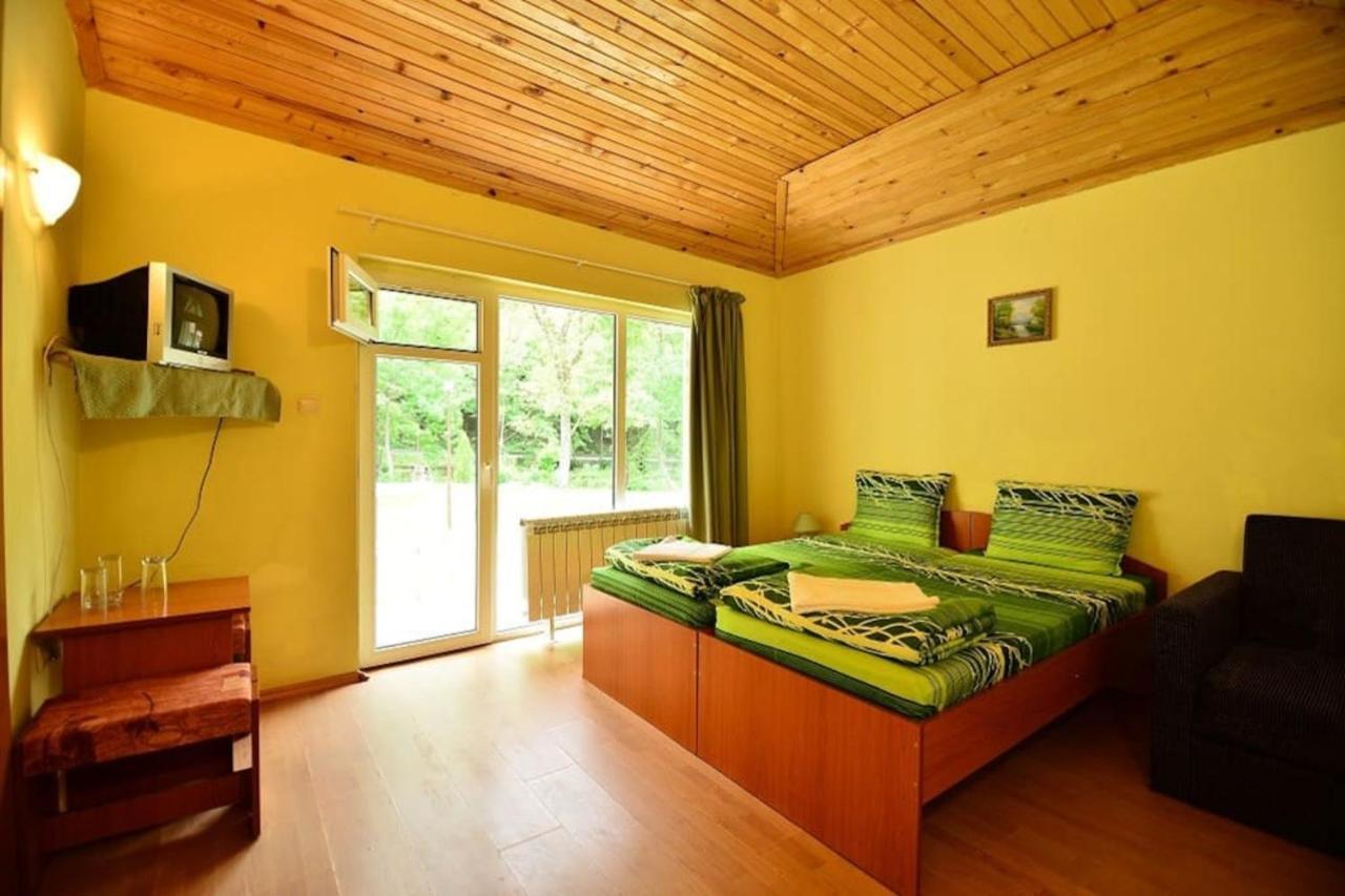 Hotel Valdis Pastra ภายนอก รูปภาพ